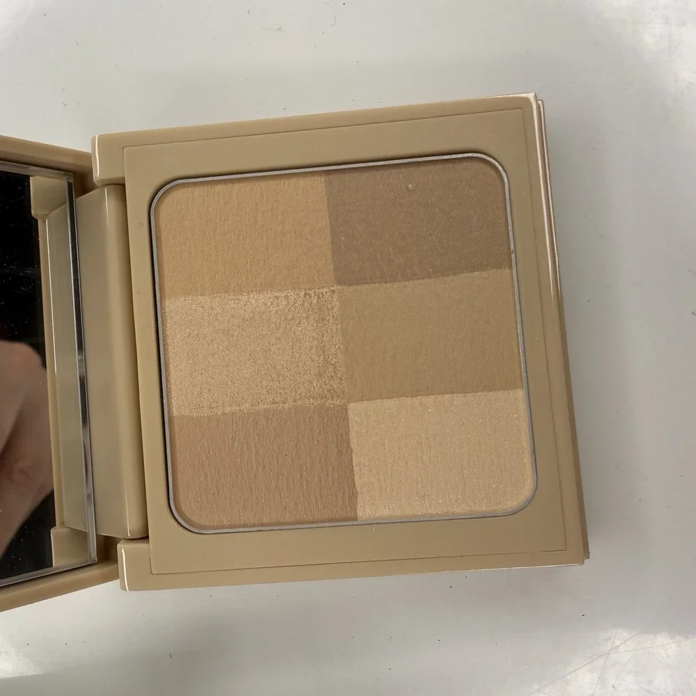 Bobbie Brown Nude Illuminating Powder .23OZ
